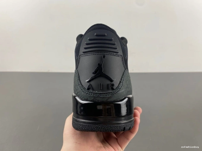Cat 3 Black Jordan CT8532-001 Air 1004